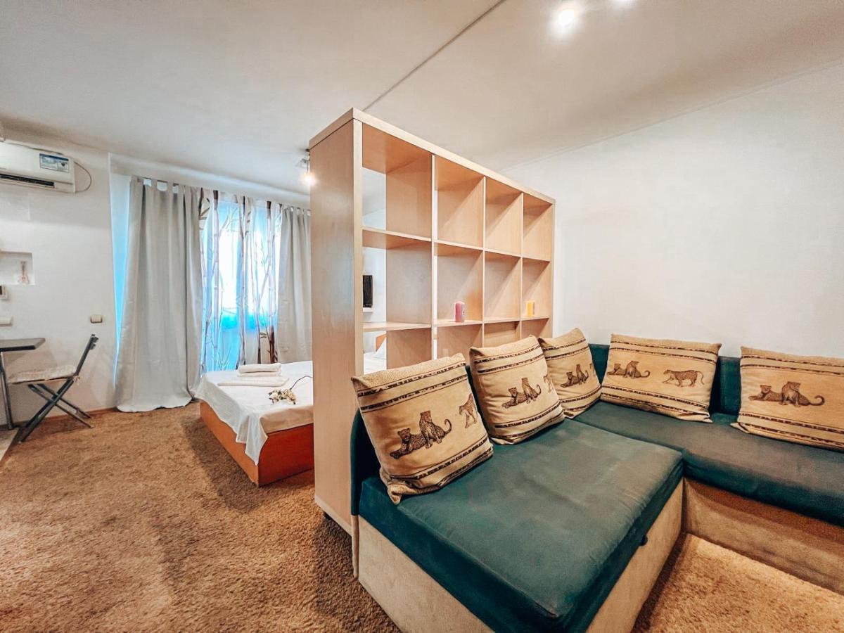 Apartment In The Center Of Киев Экстерьер фото
